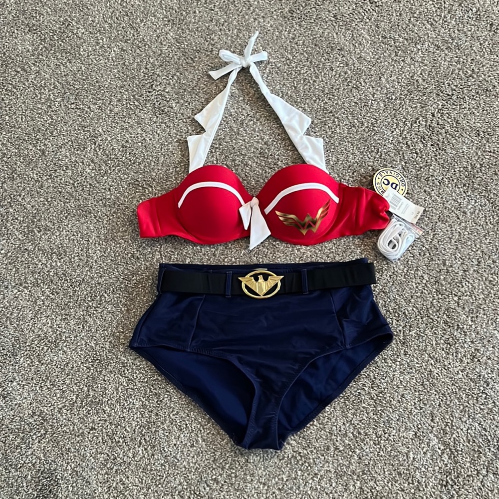 Hot Topic DC Wonder Woman bikini. Top is a large, bottom is an extra large. BNWT